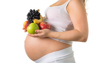 孕期女性的饮食需要特别关注，因为她们需要满足胎儿的营养需求，同时还要保证自己的身体健康
